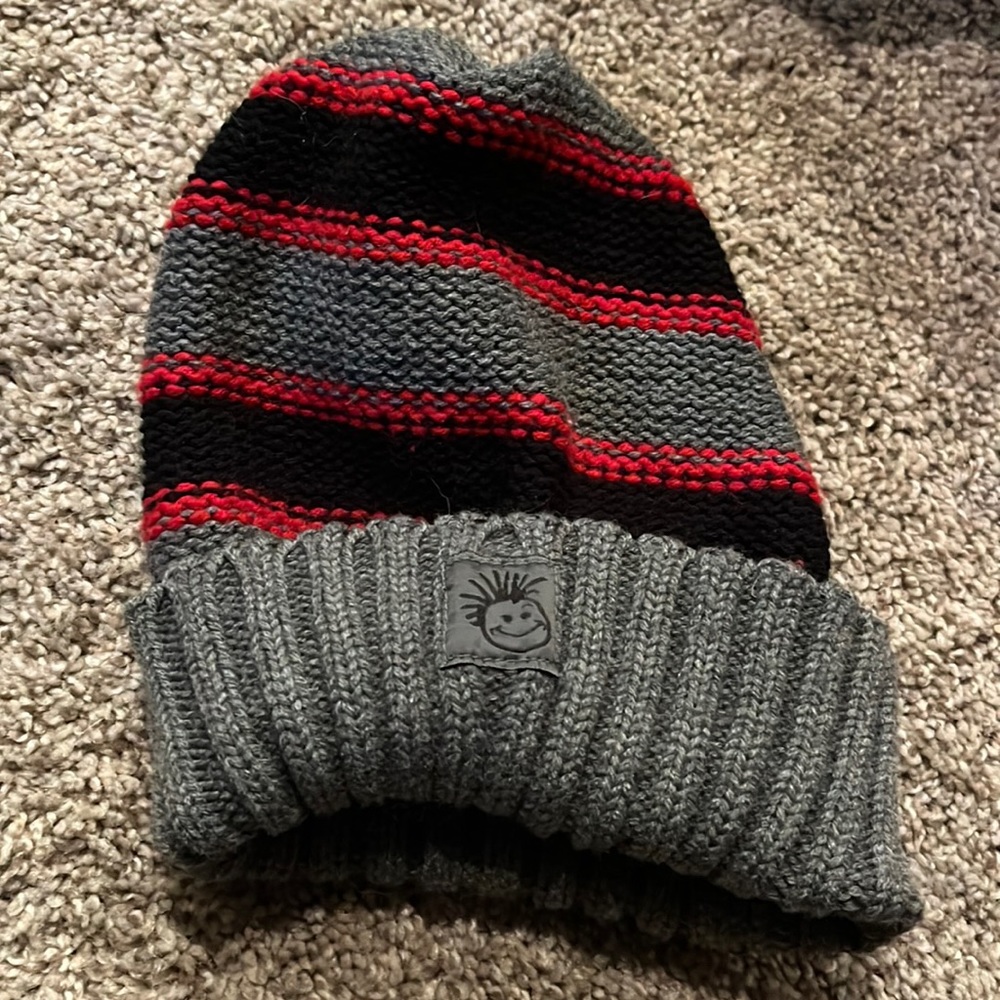 Knuckleheads beanie youth large